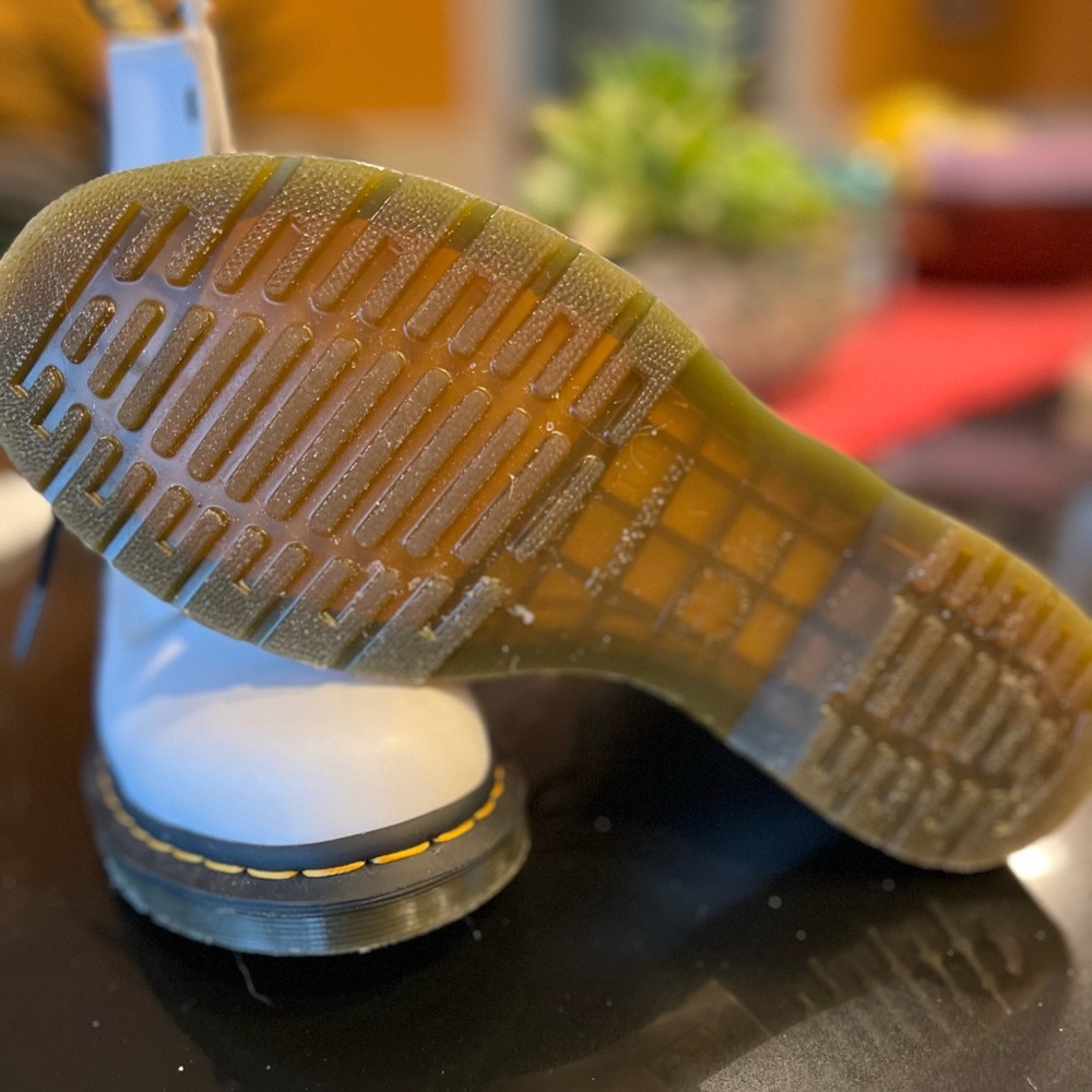 Dr. Martens Boots White-ladies size 9 —- 1460-only used a few times. - Picture 4 of 4